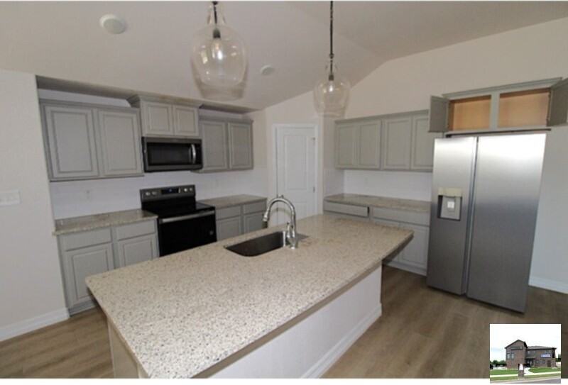 1634 Dryden Ave - Photo 3 of 34