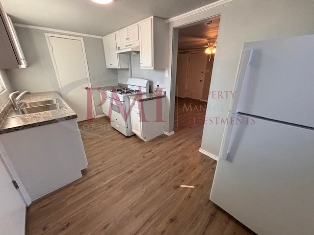 807 Chaparro St #1 - Photo 3 of 8