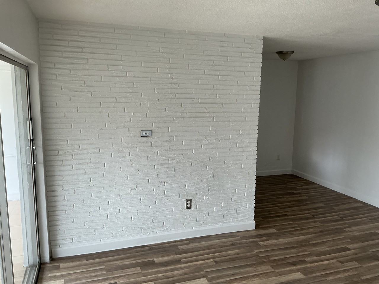 20490 Nw 7th Ave #10 - Photo 5 of 24