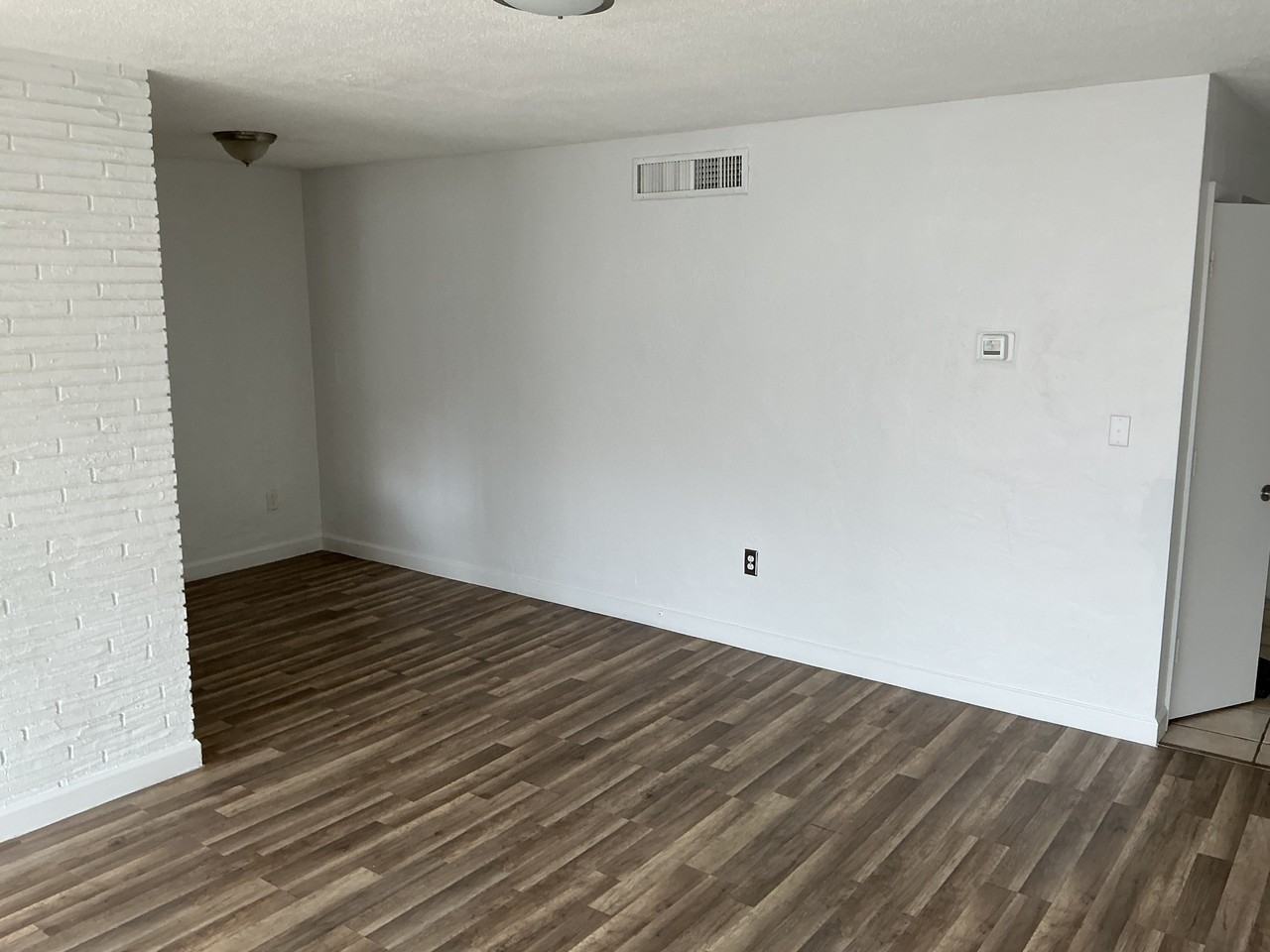 20490 Nw 7th Ave #10 - Photo 6 of 24