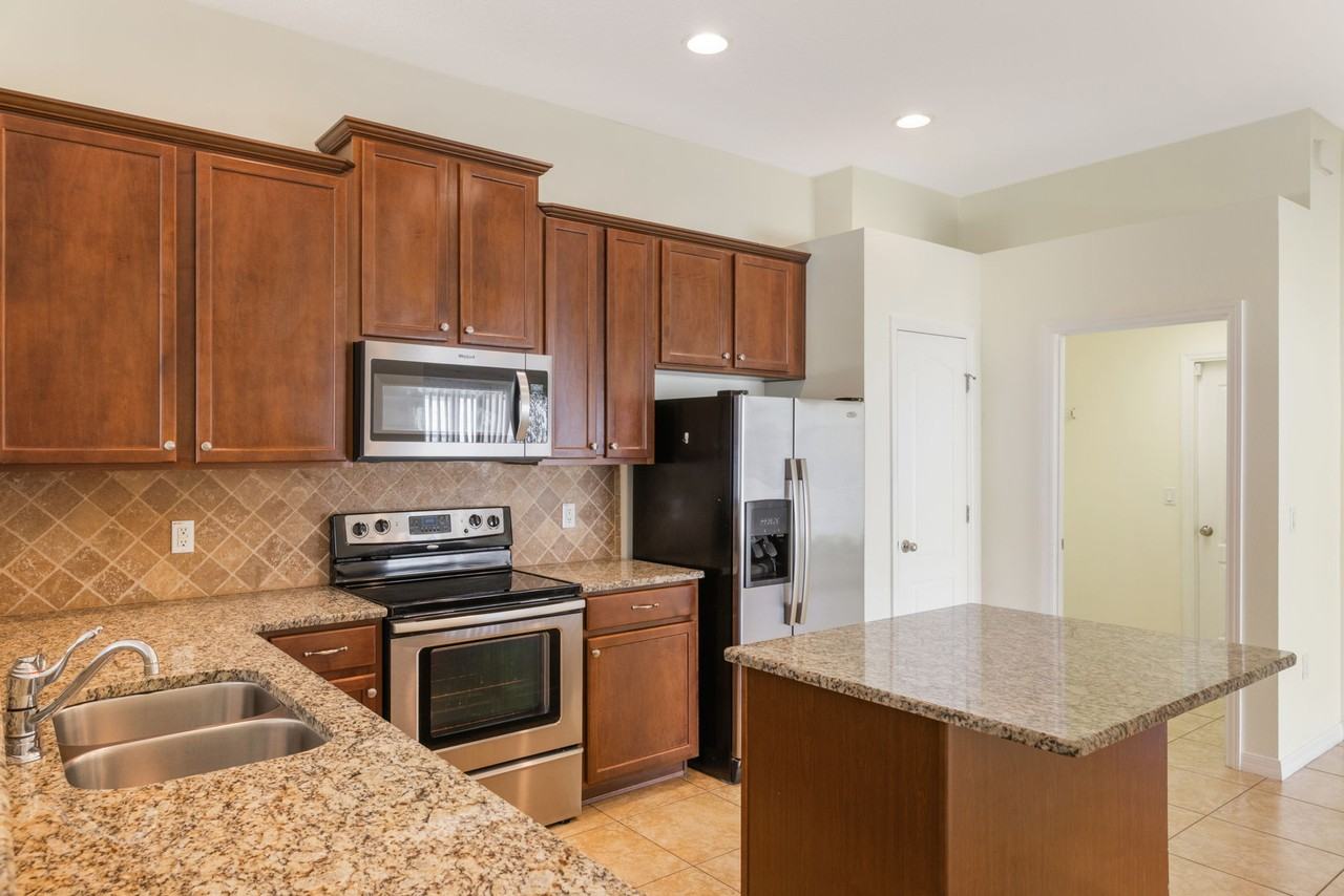 2831 Whistlewood Dr #NA - Photo 3 of 16