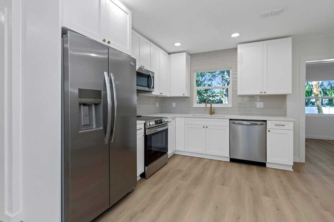 2710 Boca Ciega Dr N - Photo 6 of 50