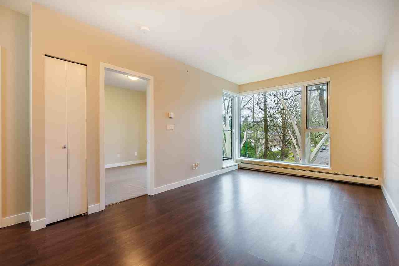 Shannon Mews Apartment - Photo 4 of 17