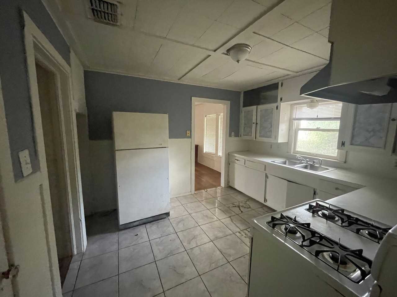 2022 Craig St - Photo 4 of 13