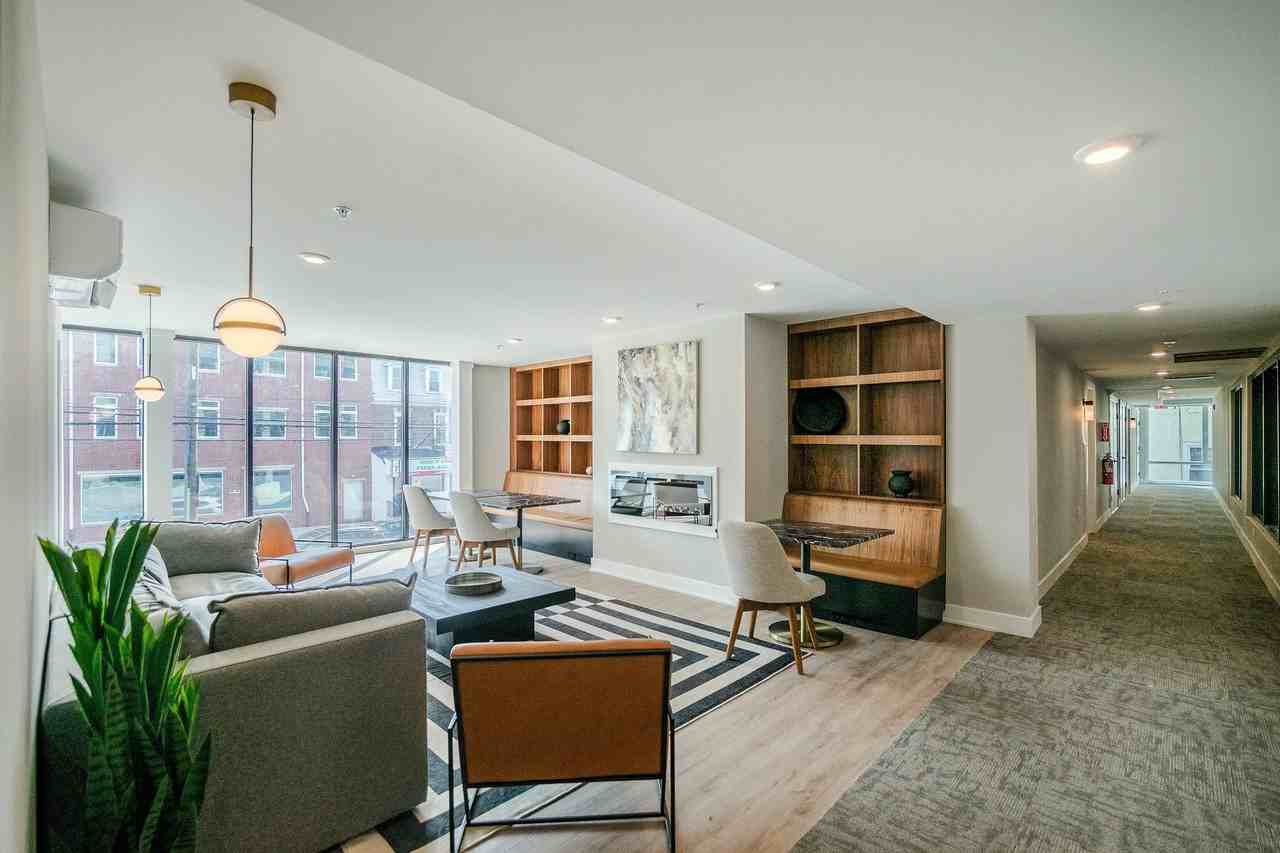 The Azalea - Photo 5 of 50