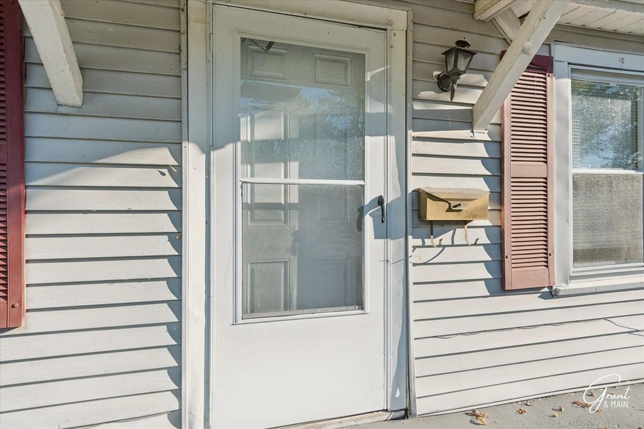 22217 Lange St - Photo 2 of 17