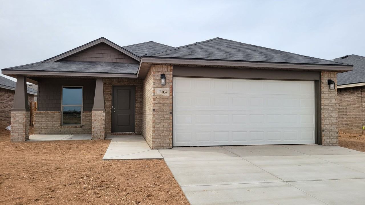 13704 Avenue R - Photo 2 of 8