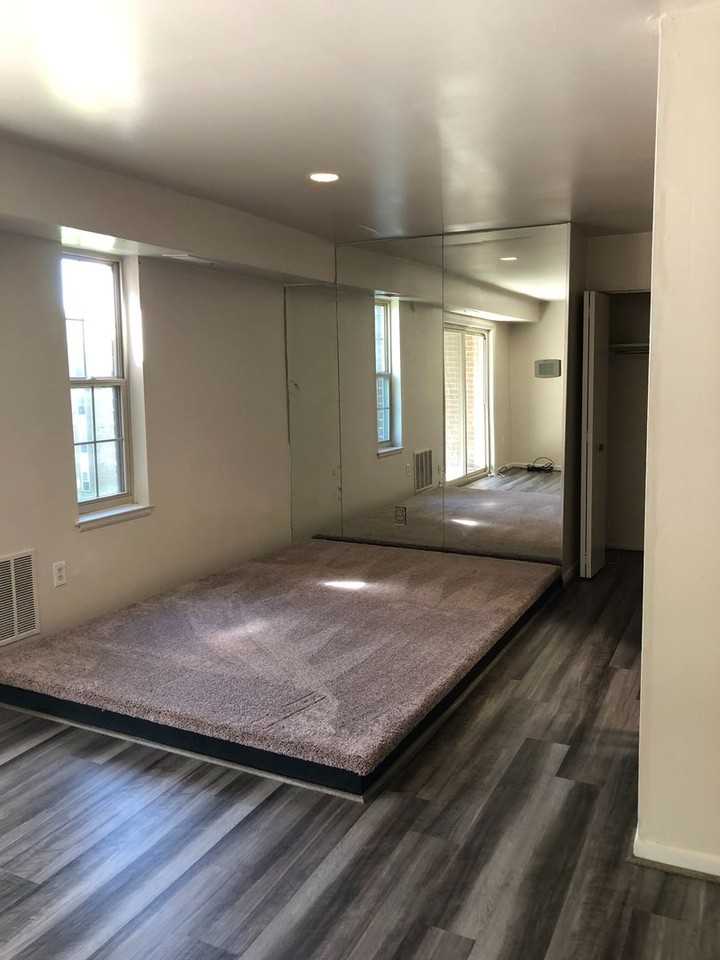 14 Mountbatten Ct - Photo 2 of 17