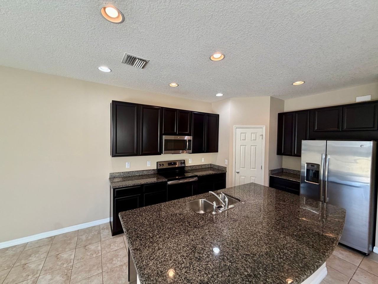 7020 Woodchase Glen Dr - Photo 5 of 18