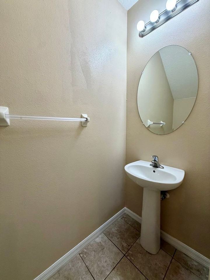 7020 Woodchase Glen Dr - Photo 6 of 18