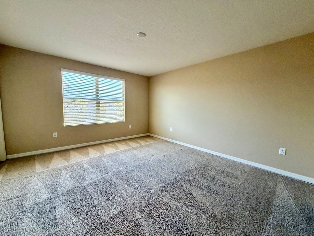 7020 Woodchase Glen Dr - Photo 7 of 18