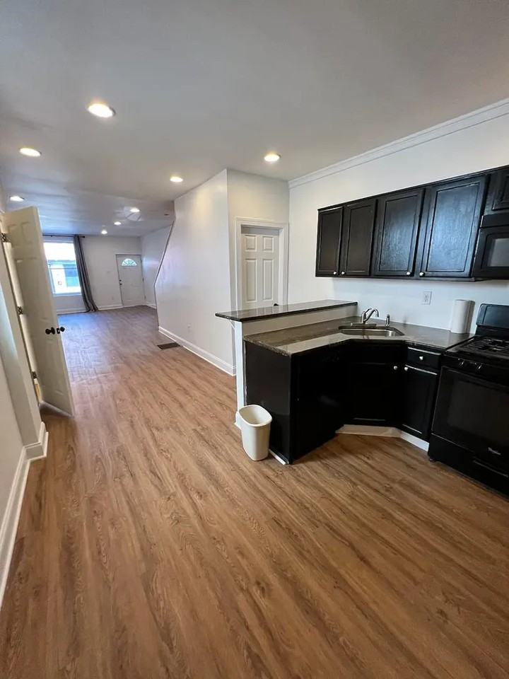 1342 S 18th St - Photo 5 of 17