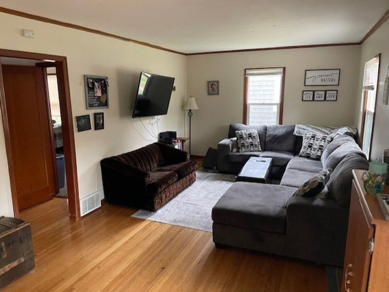 1019 3rd Ave Ne - Photo 2 of 13