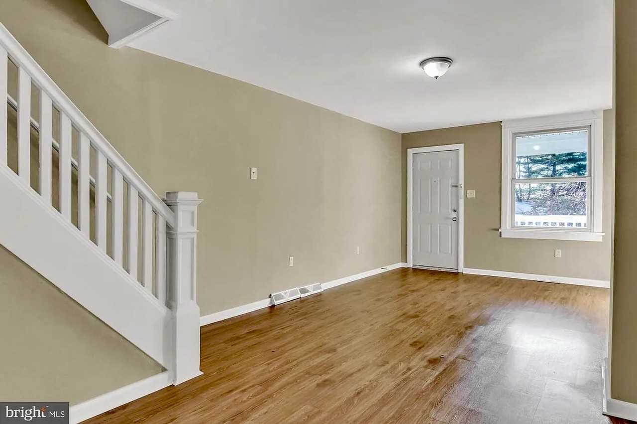 2324 Luce St - Photo 5 of 32