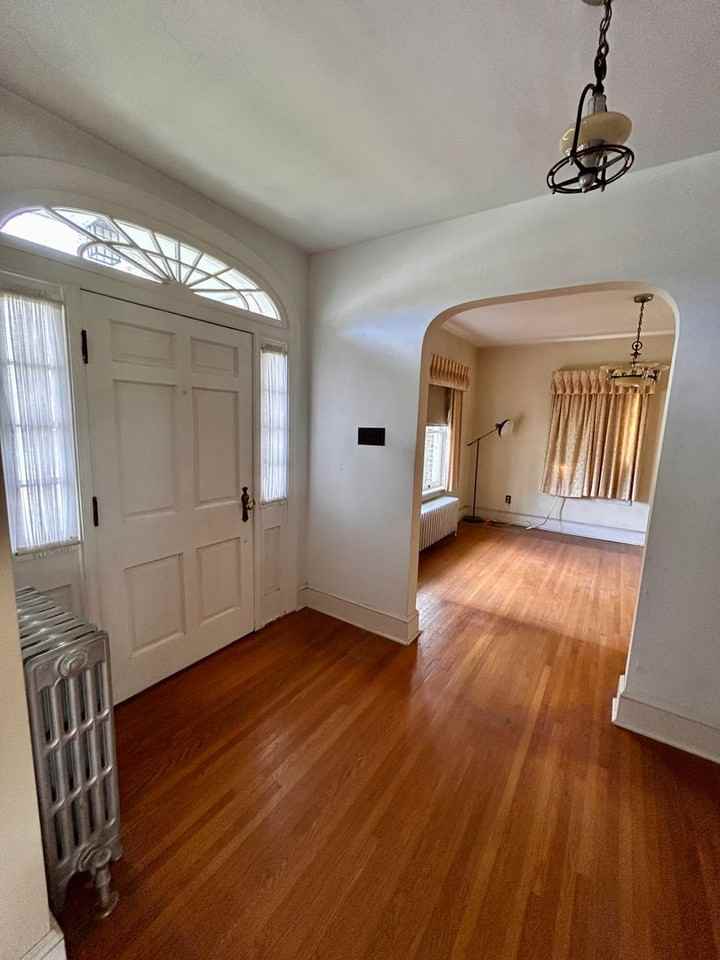 196 S Broad St - Photo 3 of 12