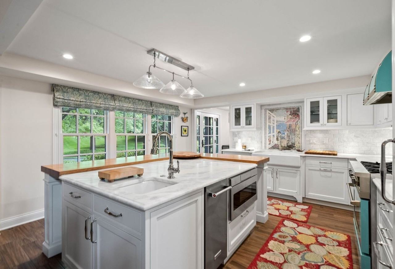 695 Cedar Point Dr - Photo 3 of 19