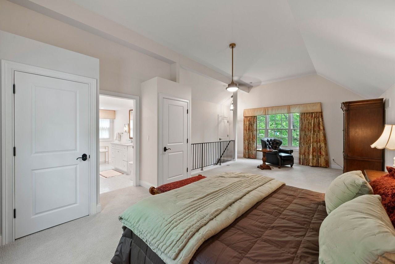 695 Cedar Point Dr - Photo 6 of 19