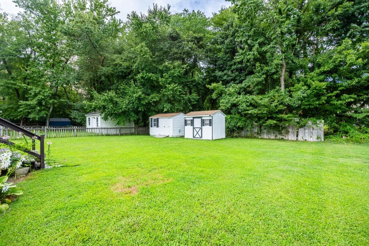 4804 Penick Rd - Photo 2 of 43