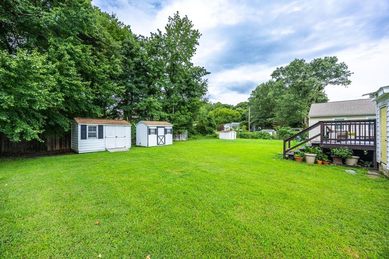 4804 Penick Rd - Photo 3 of 43