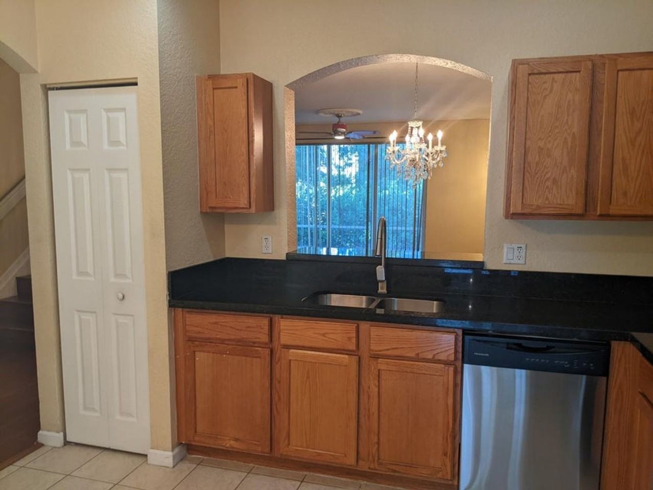 2226 Oakmont Dr - Photo 4 of 18