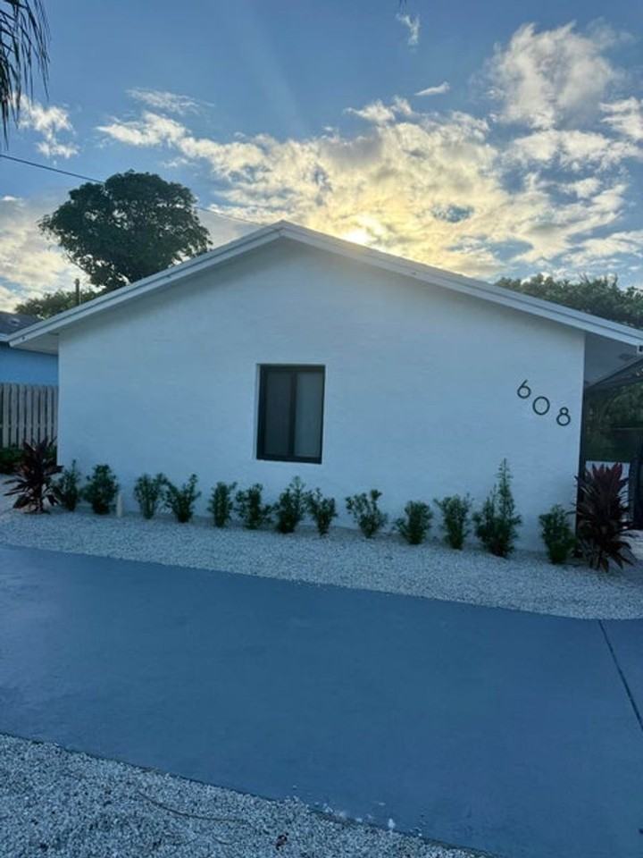 608 608 SE 2nd Avenue Avenue - Photo 4 of 10