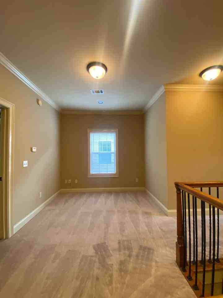 1055 Runningvine Ln - Photo 7 of 10