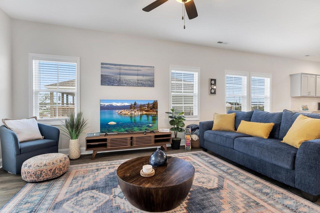 102 Orca Way - Photo 2 of 48