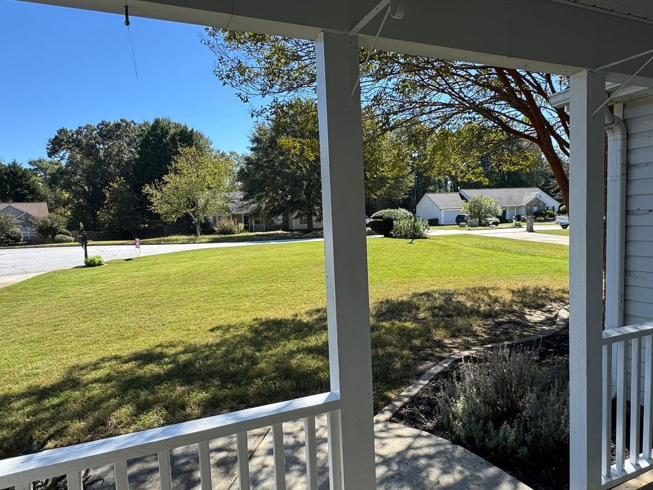 1672 Walters Park Ct - Photo 3 of 34