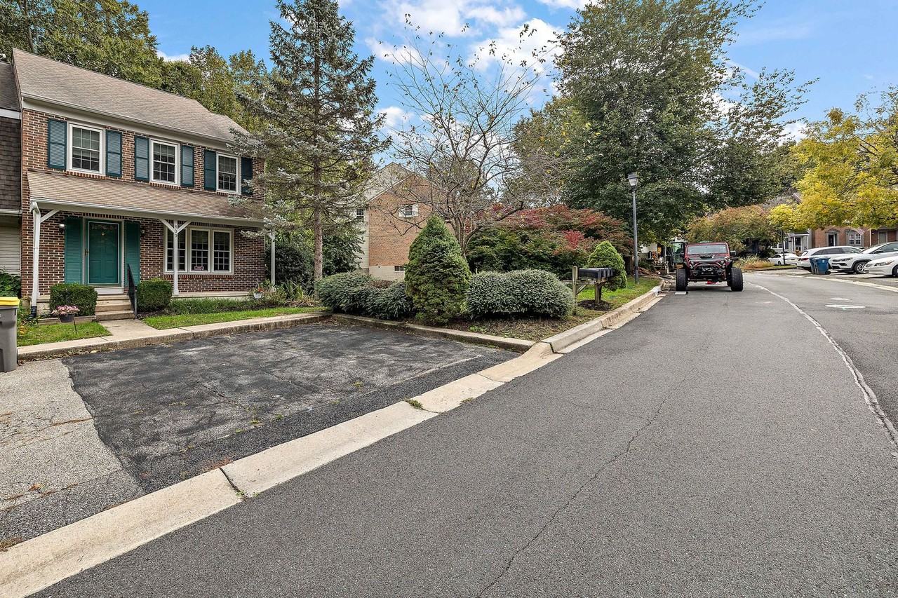 839 Stockbridge Drive - Photo 2 of 21