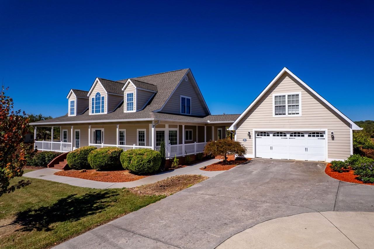 7794 Morganton Rd - Photo 2 of 46