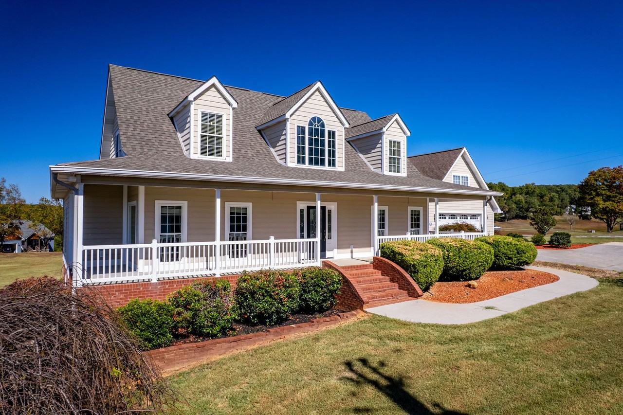 7794 Morganton Rd - Photo 3 of 46