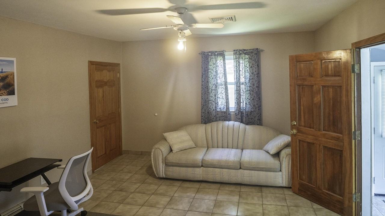 118 Walton Ave - Photo 5 of 16