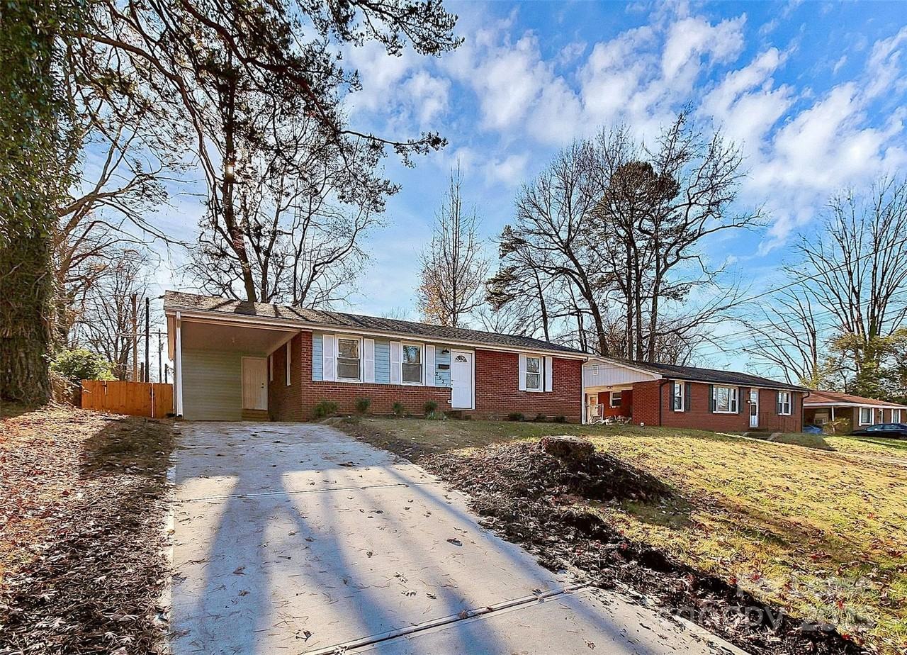 2921 Ravencroft Dr - Photo 2 of 31