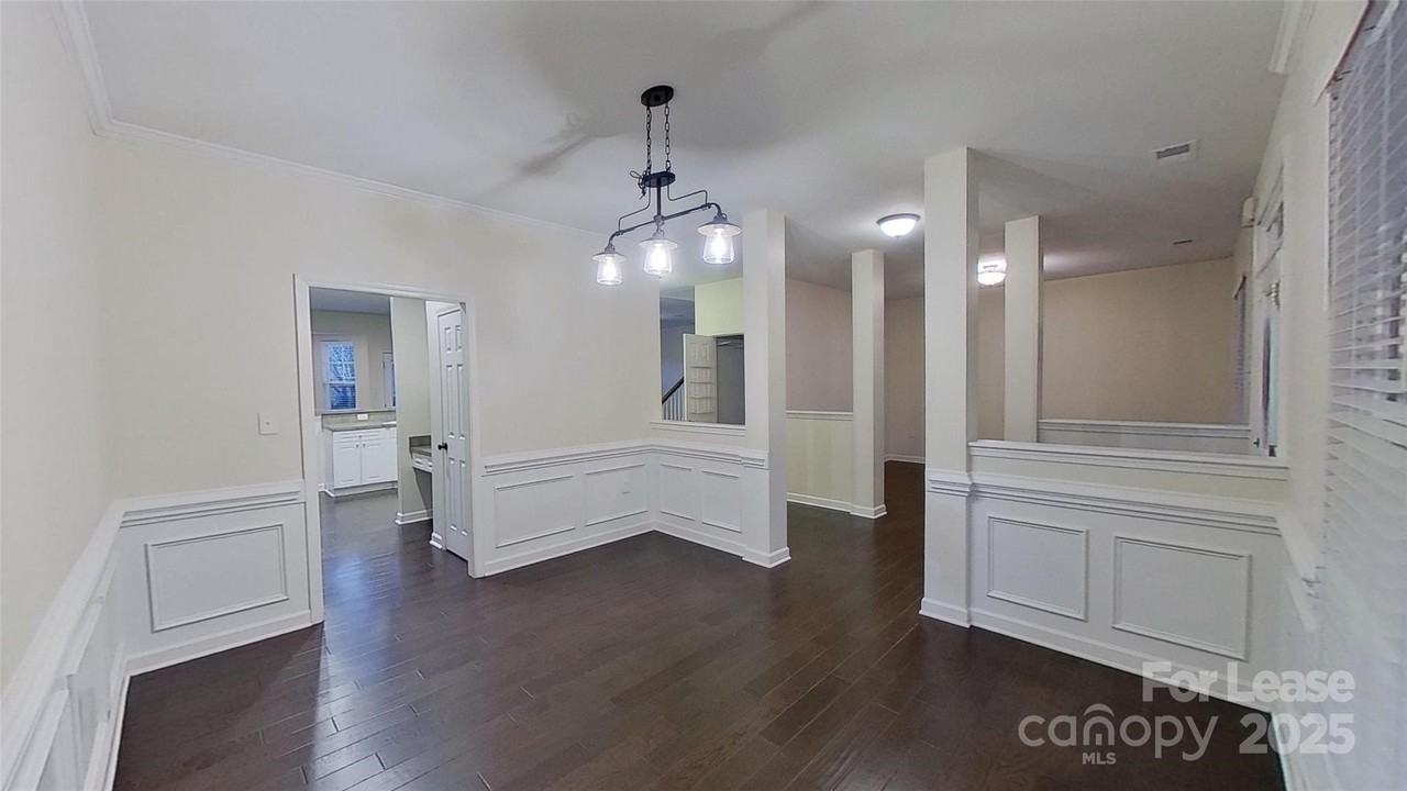 3009 Semmes Lane - Photo 3 of 14