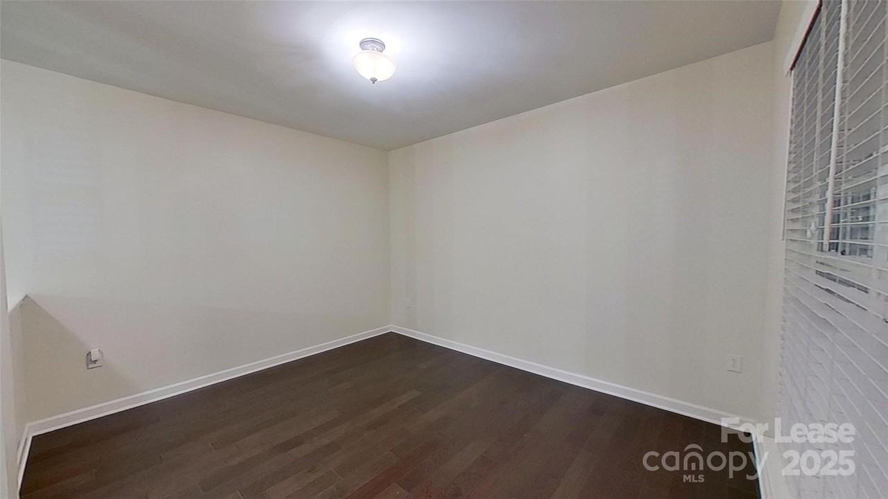 3009 Semmes Lane - Photo 4 of 14