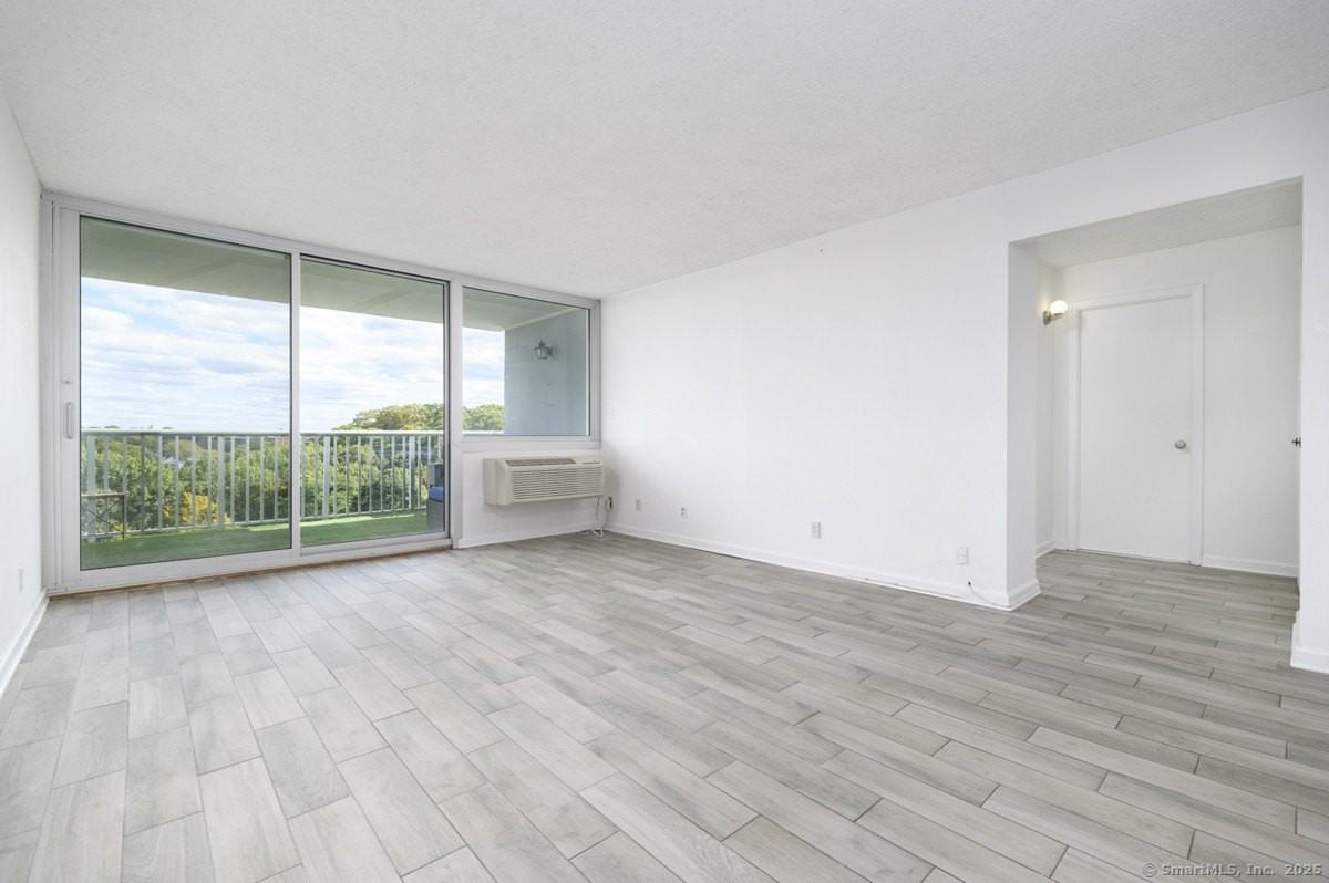 1 Strawberry Hill Ave #9G - Photo 4 of 20