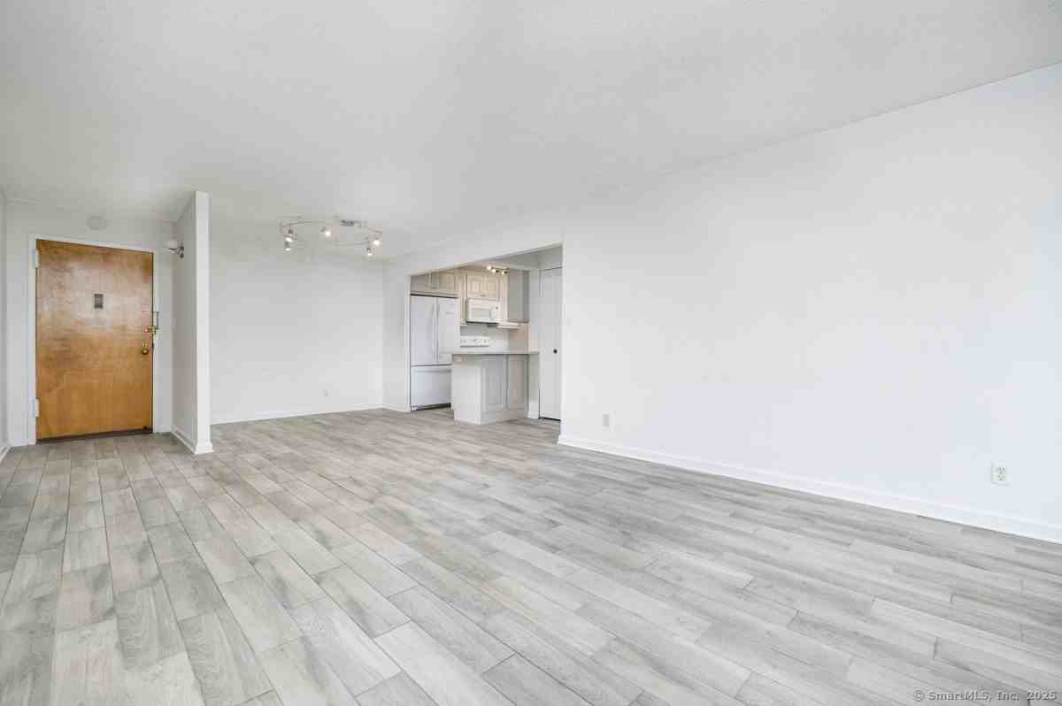 1 Strawberry Hill Ave #9G - Photo 5 of 20