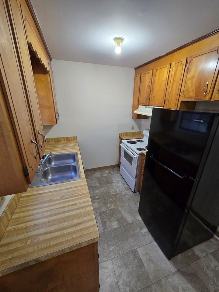 403 Floyd St - Photo 3 of 6