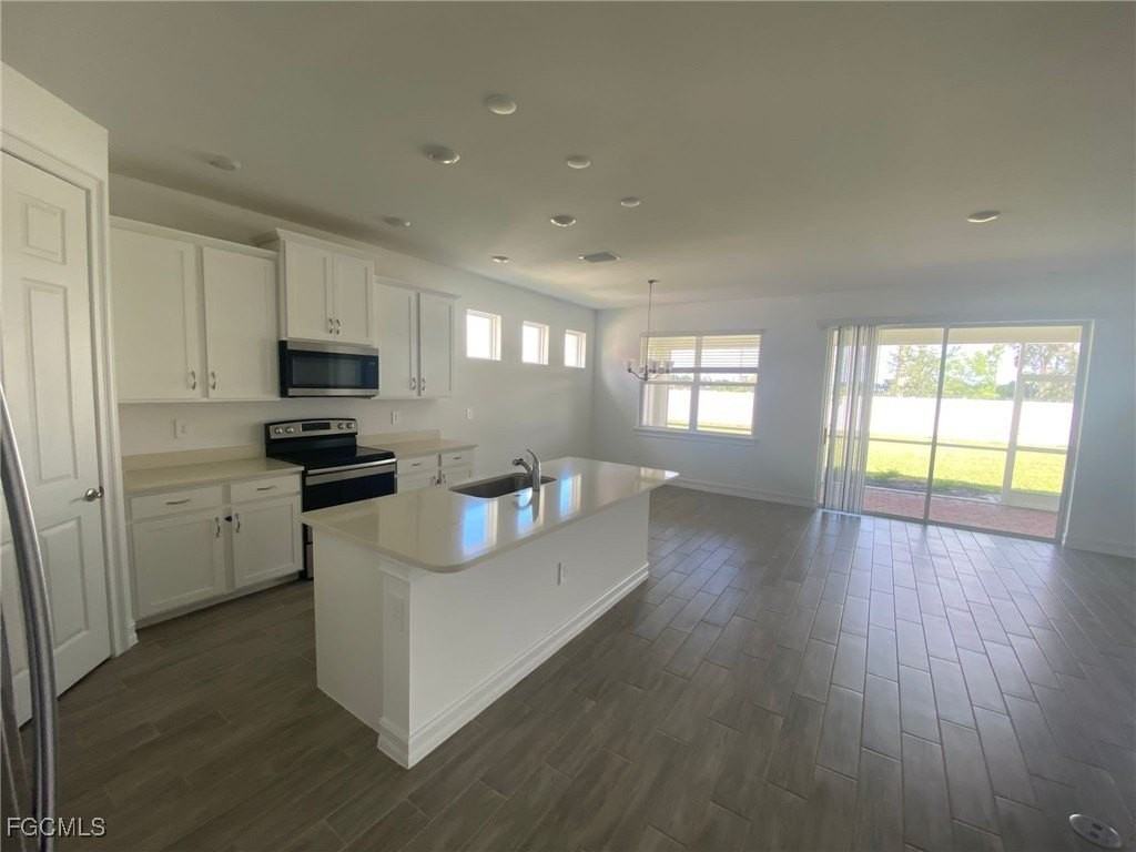 2974 Royal Gardens Ave - Photo 5 of 18