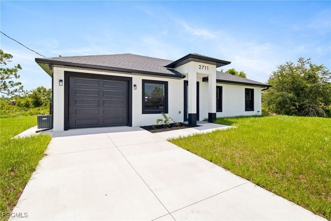 2711 50th St W - Photo 2 of 31