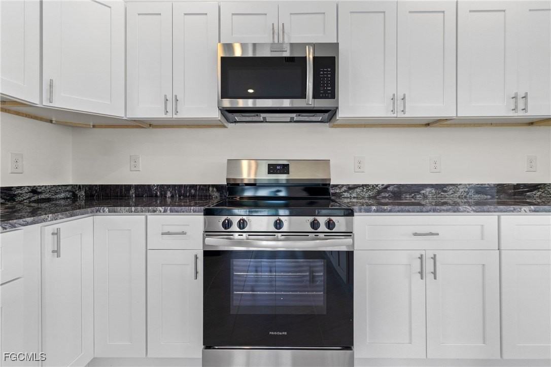 2711 50th St W - Photo 6 of 31