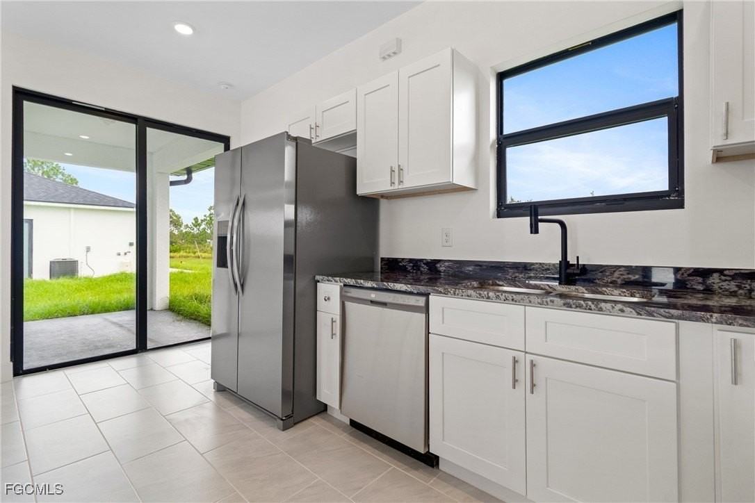 2711 50th St W - Photo 7 of 31