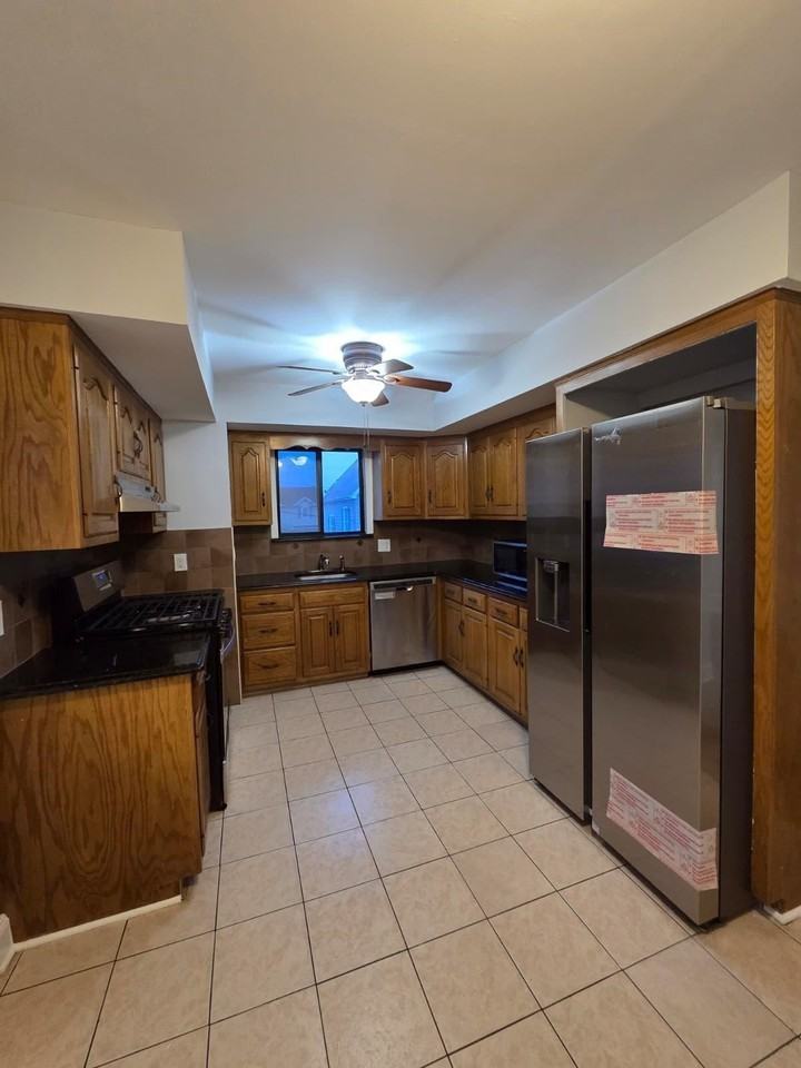 730 5th St #2ndFL - Photo 2 of 15