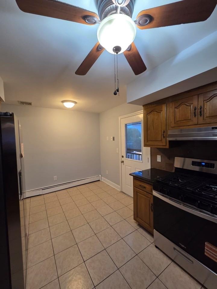 730 5th St #2ndFL - Photo 3 of 15