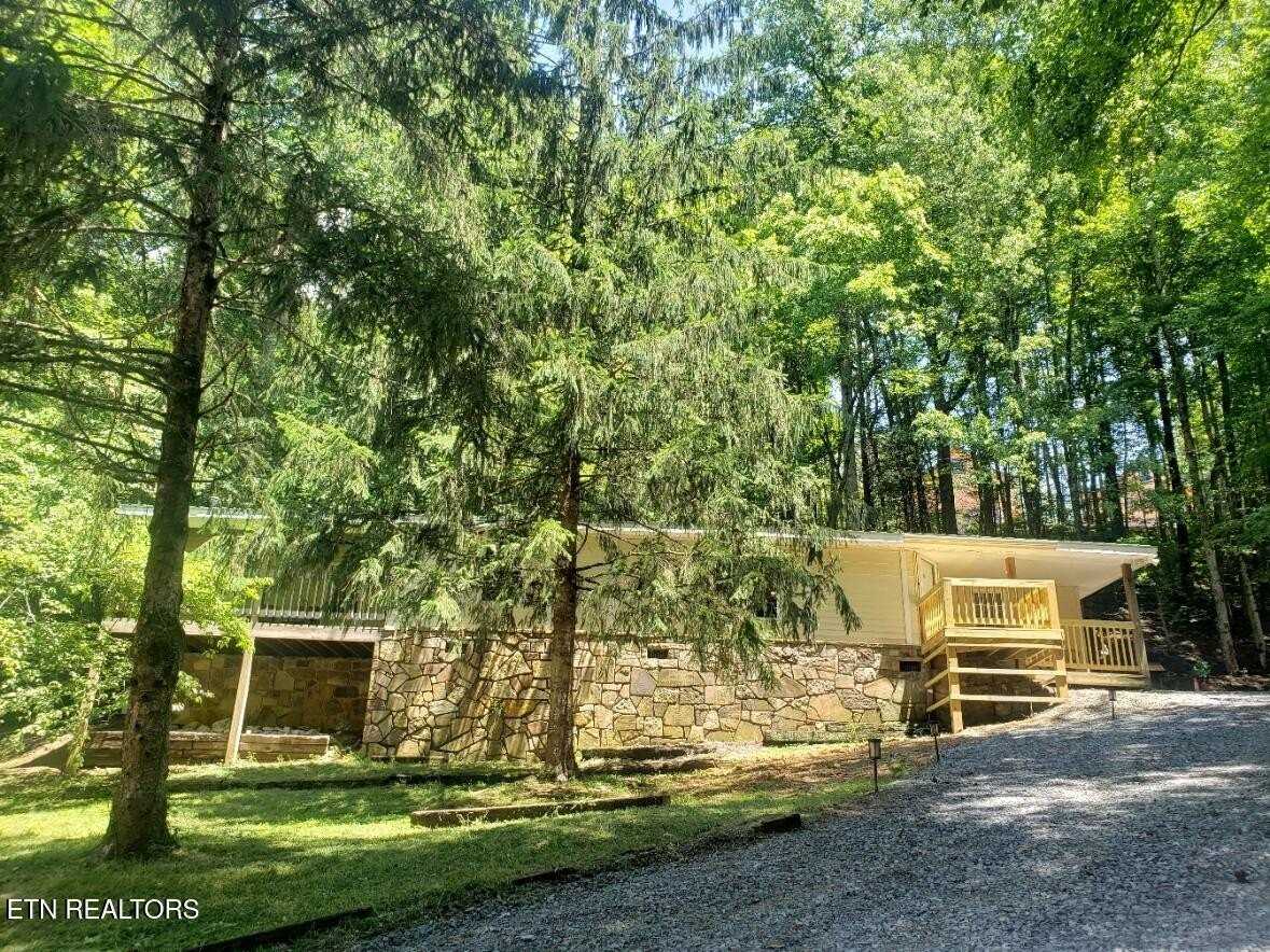 1110 South Spring Hollow Road - Photo 4 of 45