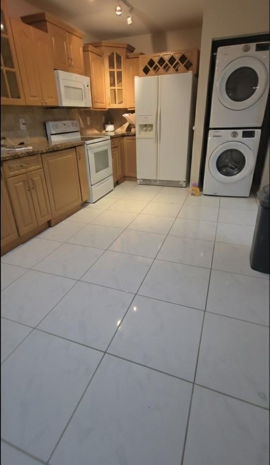 Sw 138th Ct - Photo 2 of 10