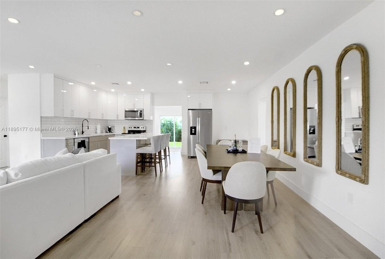 18361 Ne 20th Pl #18361 - Photo 6 of 44