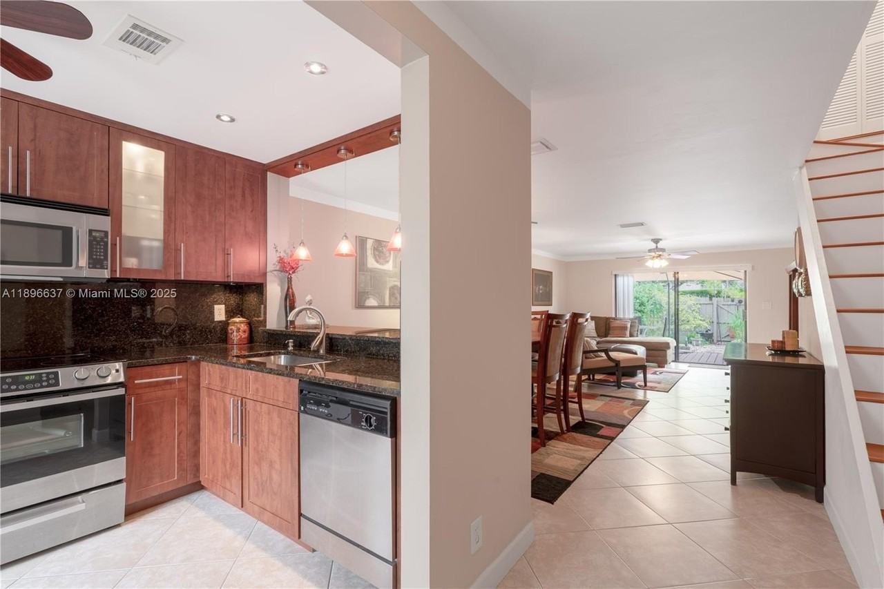 3024 S Oakland Forest Dr #3101 - Photo 3 of 20