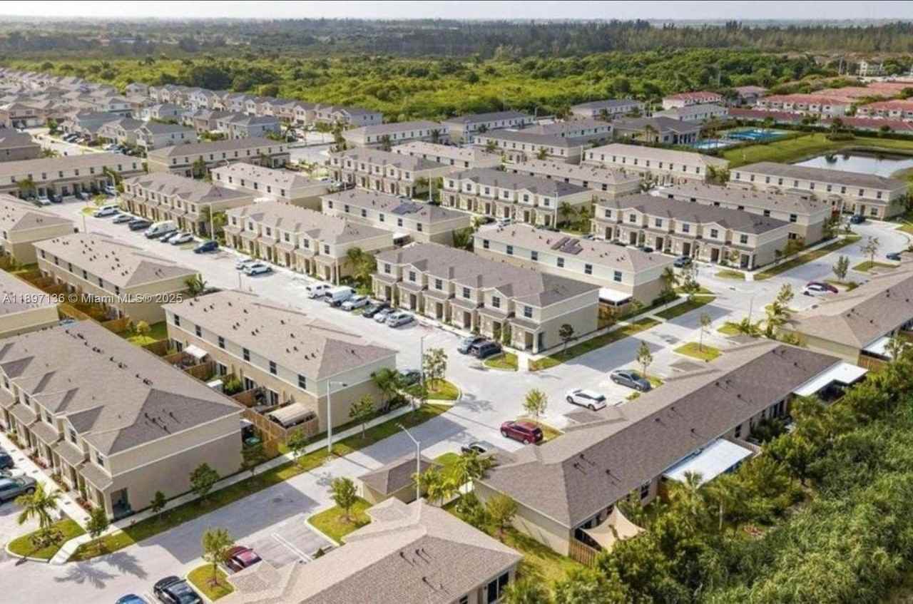 449 Ne 4th Ter - Photo 6 of 26