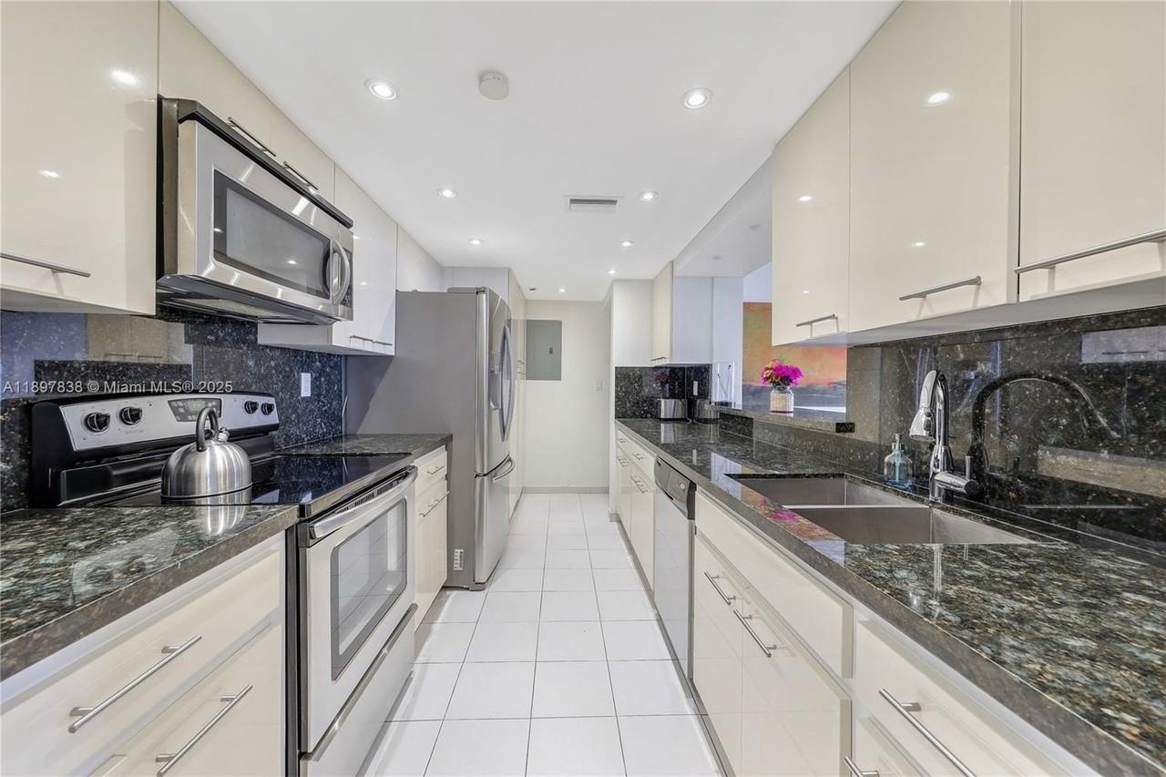 801 N Venetian Dr #903 - Photo 7 of 23